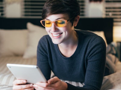  JINS Eyewear Introduces New Glasses to Help Digital Device Users Sleep Better